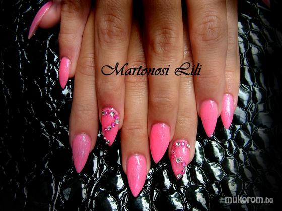 Martonosi Lili Anna - Lovely pink II - 2011-07-01 23:18