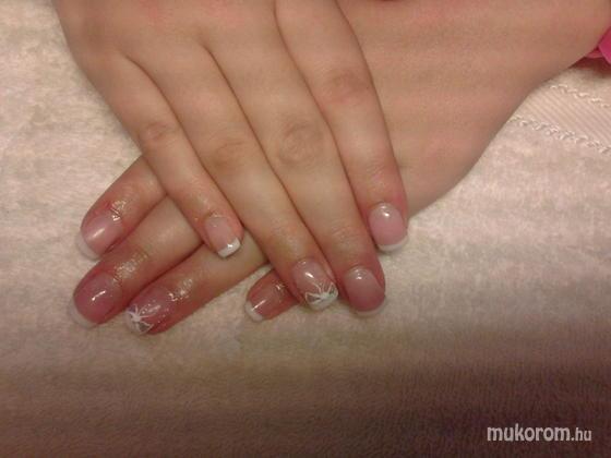 Heni nails - Adrinak - 2011-09-14 17:58