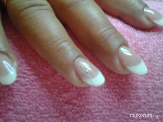 Nail Beauty körömszalon "crystal nails referencia szalon" - szolid - 2011-11-13 16:03