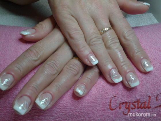 Nail Beauty körömszalon "crystal nails referencia szalon" - zselés virágos - 2011-12-11 20:04