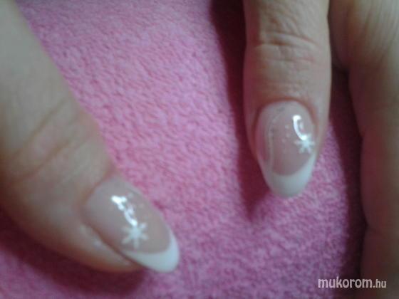 Nail Beauty körömszalon "crystal nails referencia szalon" - téli hangulatban - 2011-12-13 21:22