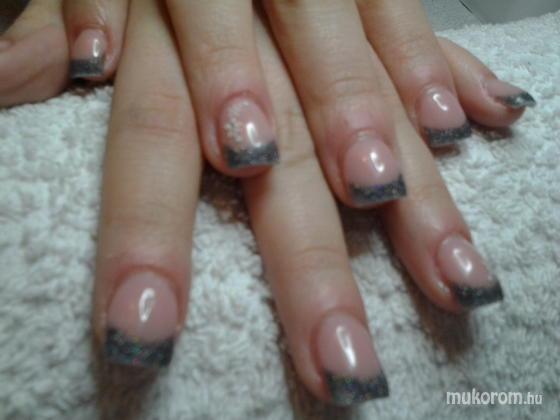 Nail Beauty körömszalon "crystal nails referencia szalon" - Bulira - 2012-01-01 13:58