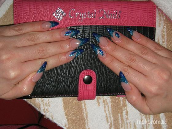 Jakab Alexandra - Blue nails - 2012-07-13 21:26