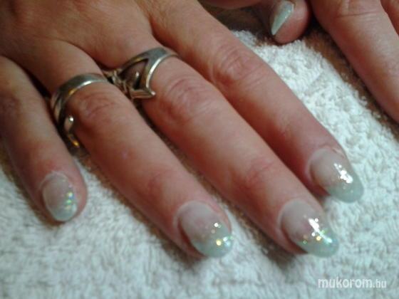 Nail Beauty körömszalon "crystal nails referencia szalon" - türkizes - 2012-01-18 19:37