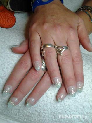 Nail Beauty körömszalon "crystal nails referencia szalon" - türkizes - 2012-01-18 19:38