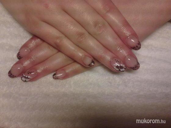 Heni nails - Adri - 2012-02-11 13:49