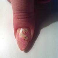 mukorom.hu - ehhez a fázishoz crystal nails GL35-ös géllakkot rózsaszín csillámport és gumi gyümölcsöket használtam a körmökre. majd lámpáztam.
