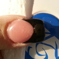 mukorom.hu - Felkentem az Crystal Nails color 07-es fekete festéket, amibe kevertem egy kevés barna csillámot is, hogy csoki barnás hatása legyen.